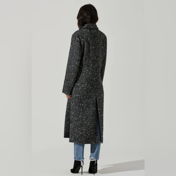 ASTR THE LABEL MORANA OVERSIZED BOUCLE COAT - Picture 5 of 10